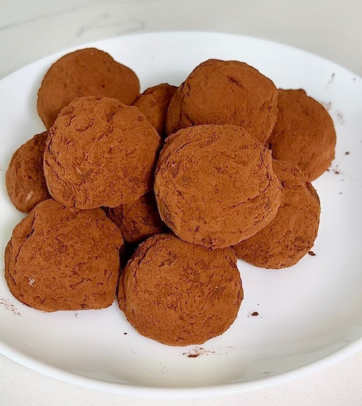2-Ingredient Low-Carb Protein Truffles