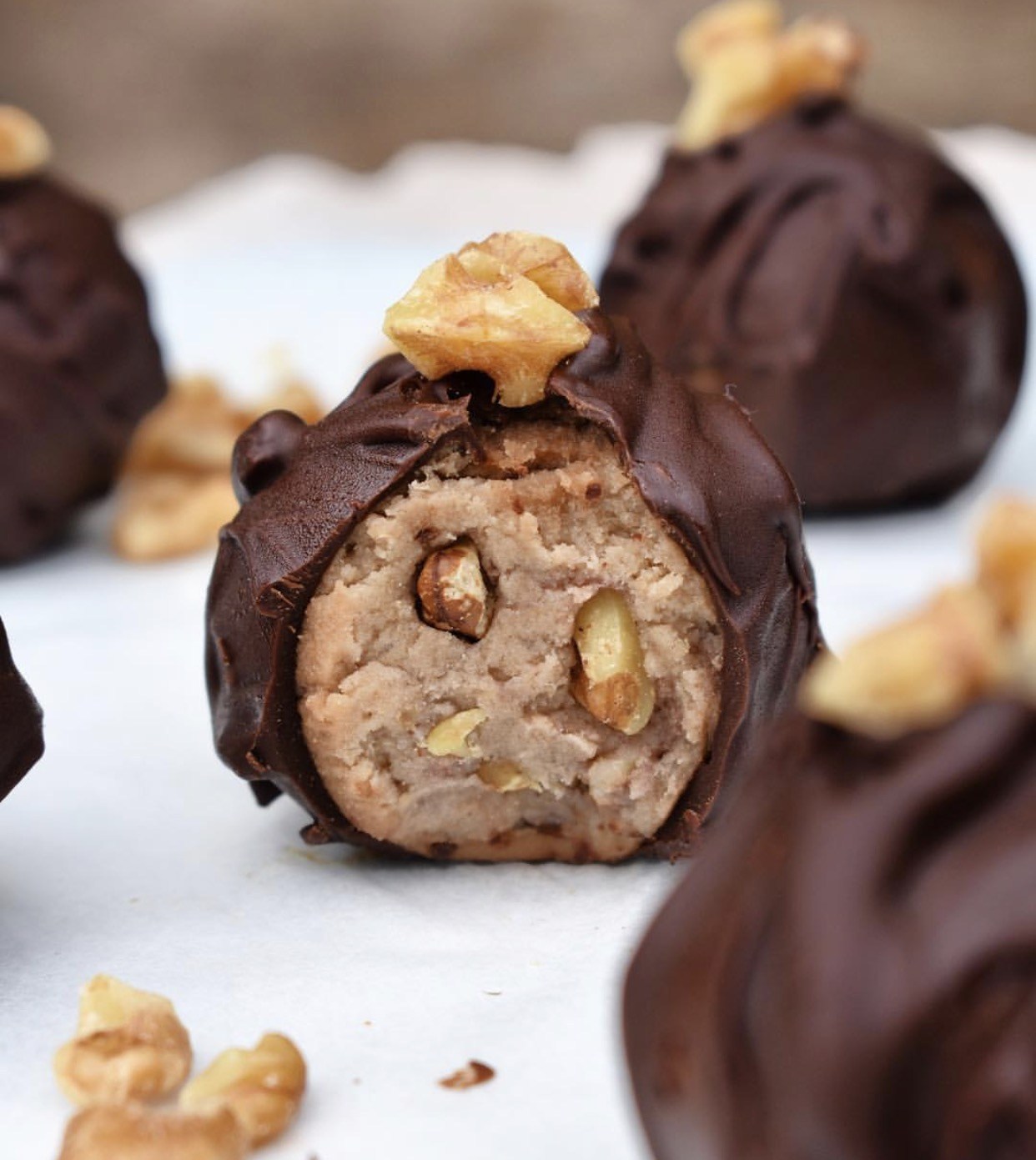 No-Bake Banana Bread Protein Balls (2 Ingredients, Vegan, Paleo)